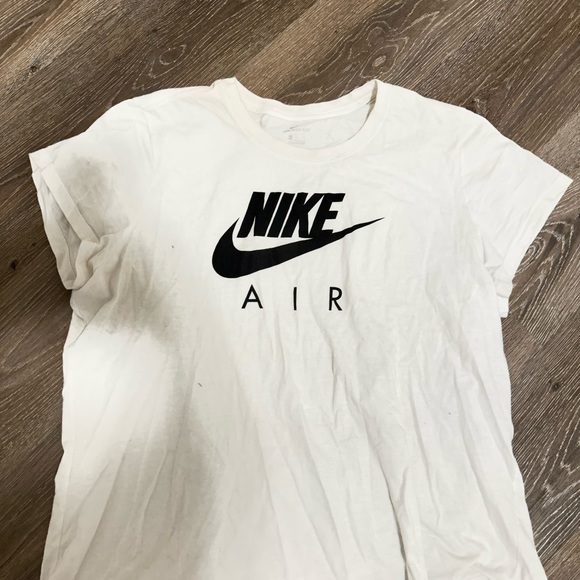 The Nike Air Futura T-Shirt - Picture 2 of 3